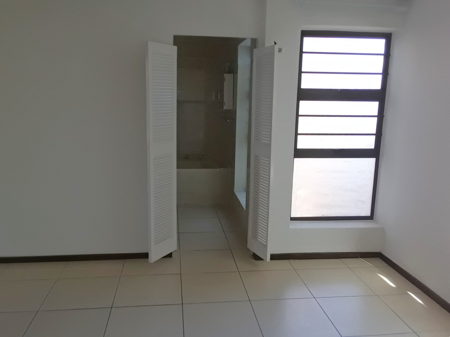 To Let 3 Bedroom Property for Rent in Strand South Western Cape